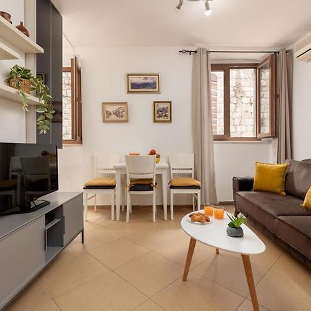 Apartment Amigo 2 Old Town Kotor Bagian luar foto