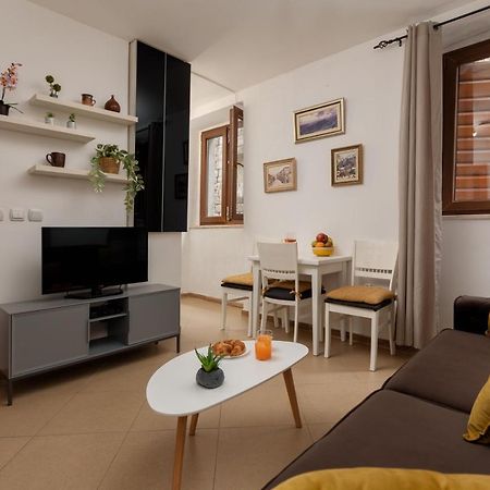 Apartment Amigo 2 Old Town Kotor Bagian luar foto