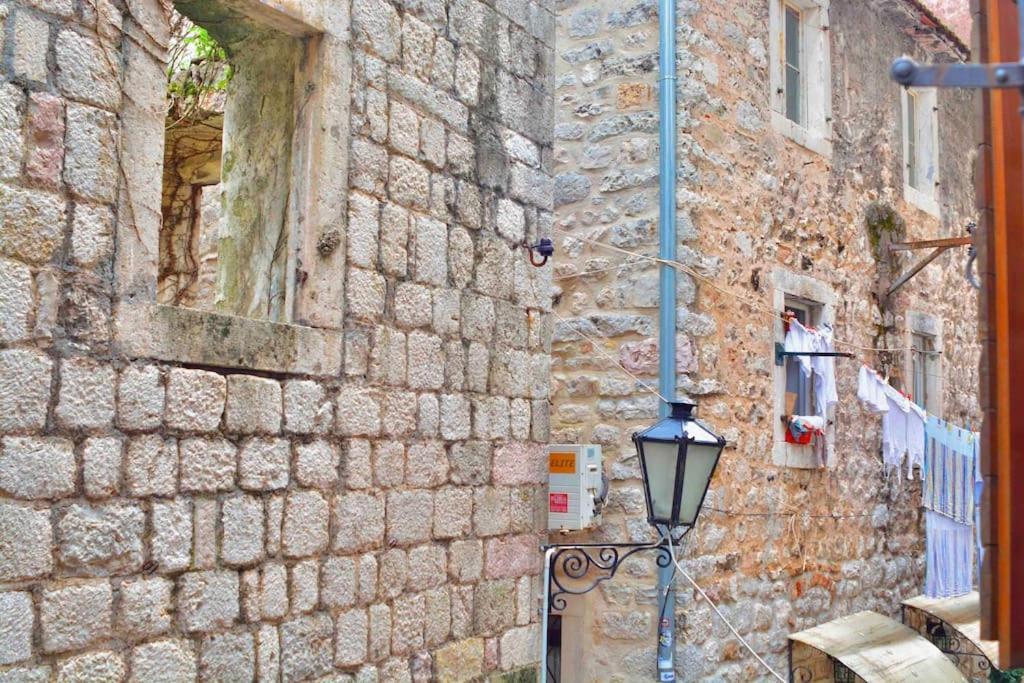 Apartment Amigo 2 Old Town Kotor Bagian luar foto