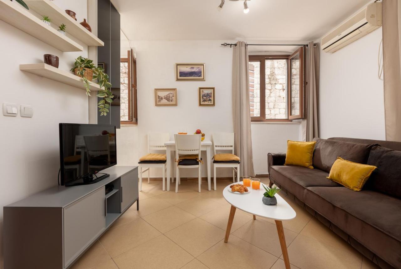 Apartment Amigo 2 Old Town Kotor Bagian luar foto